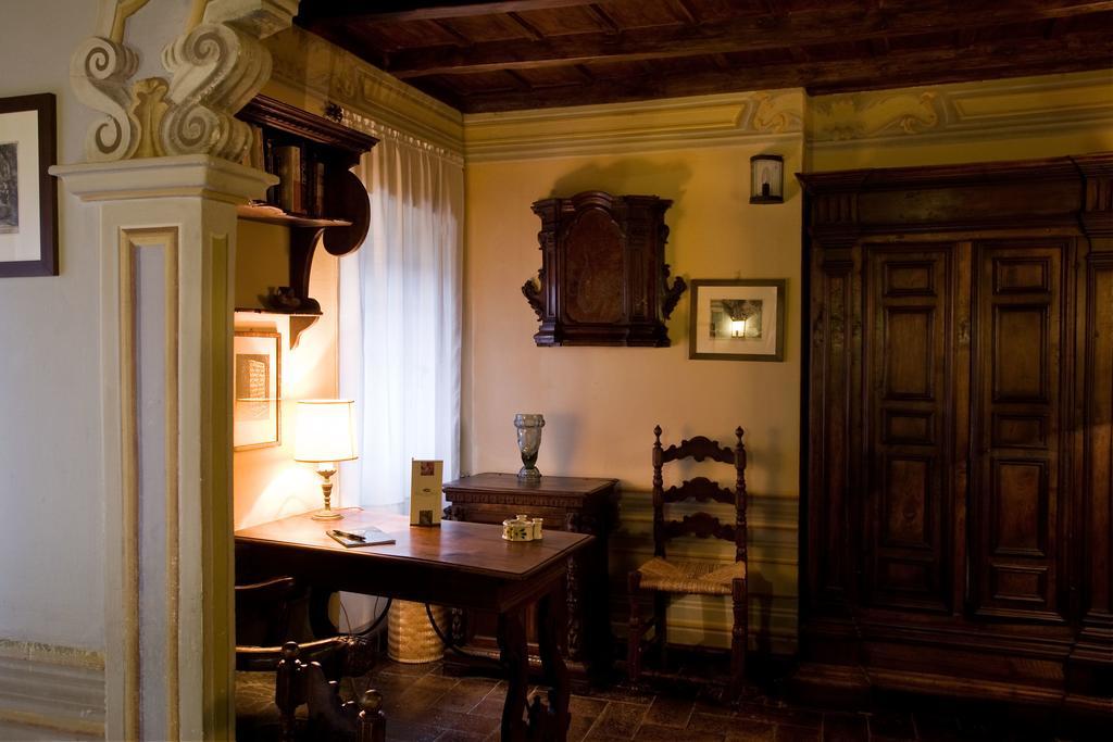 فندق Residenza D'Epoca Eremo Delle Grazie Monteluco الغرفة الصورة
